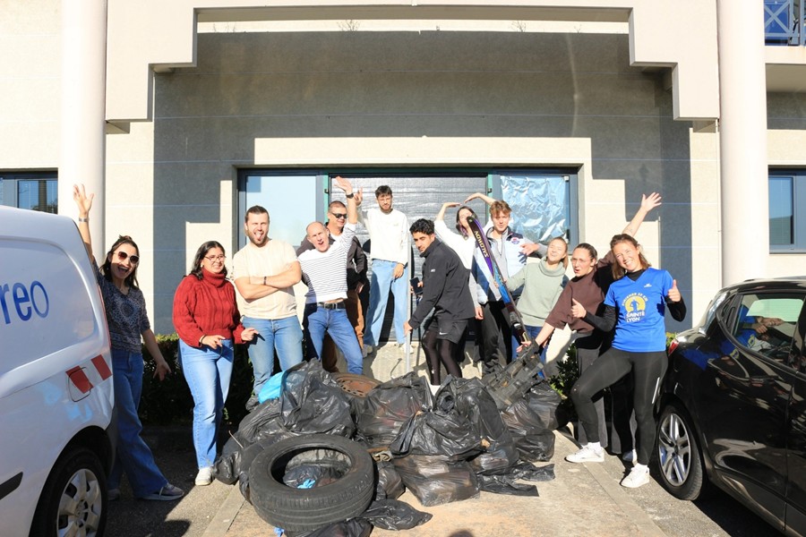 2-Groupe-Bron-clean-walk_900x600px